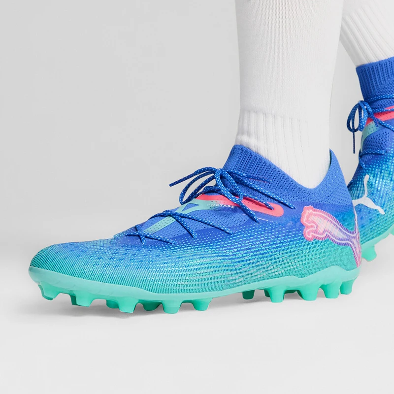 Puma genuine FUTURE men's low cut fashionable, breathable, shock-absorbing, grip sports football shoes 107922-01
Puma genuine FUTURE men's low cut fashionable, breathable, shock-absorbing, grip sports football shoes 107922-01