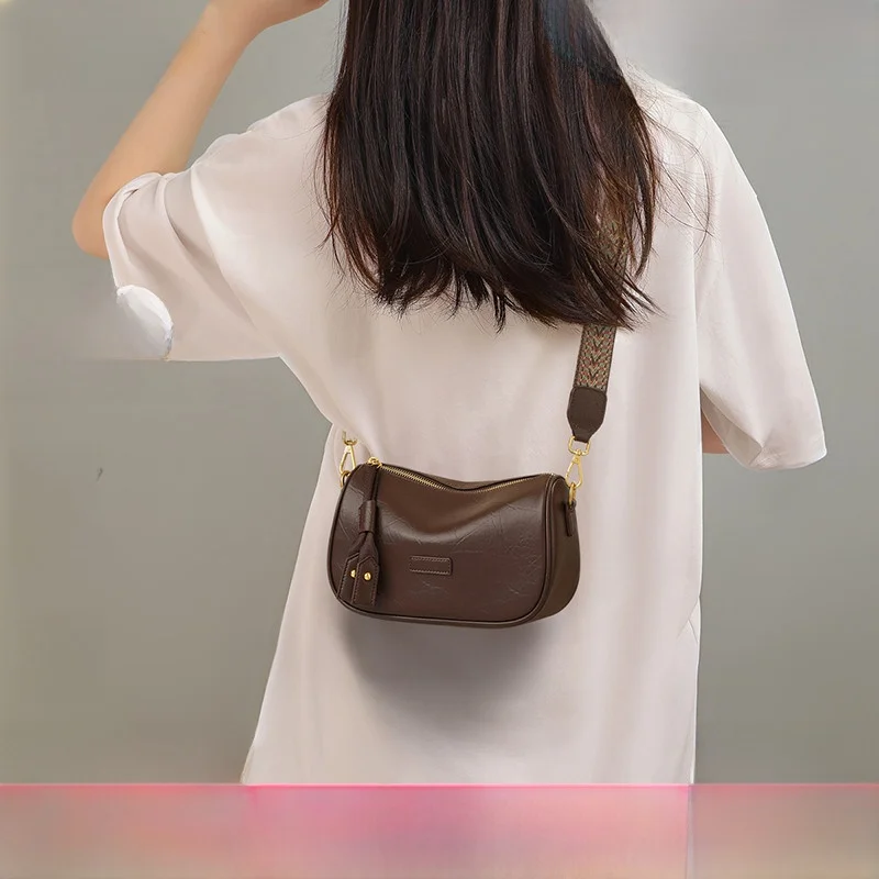 Viney Large Capaci Leather oulder Crossbody Bag Women's Summer Faion Pillow Bag Briti Sle Casual Handbag
Viney Large Capaci Leather oulder Crossbody Bag Women's Summer Faion Pillow Bag Briti Sle Casual Handbag