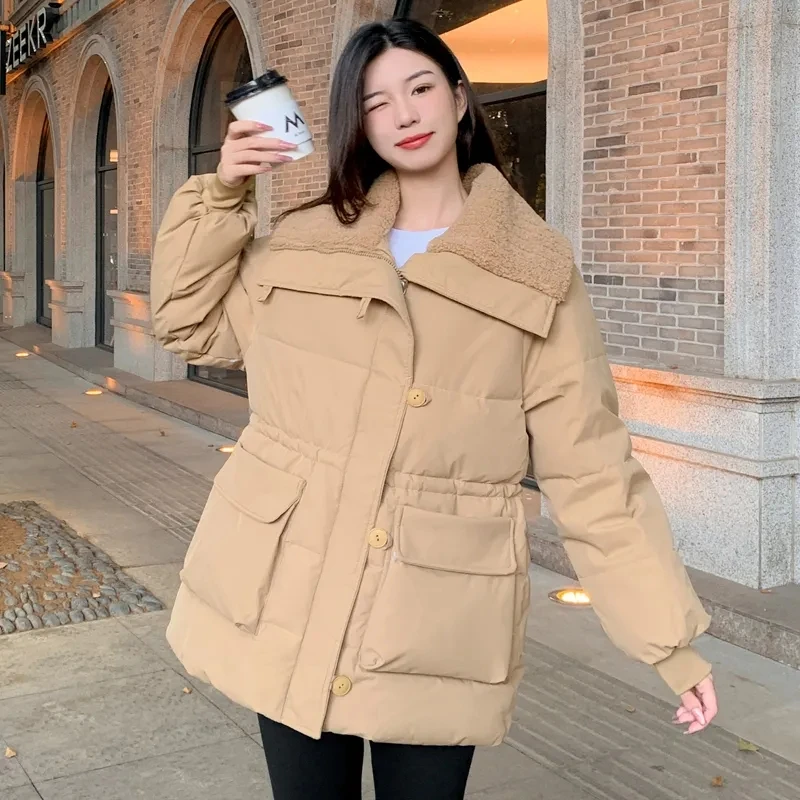 New Down Cotton Jacket 2023 Winter Lapel Collar Comfortable Elegant Women's Coat Temperament Versatile Leisure Femme Outerwear
New Down Cotton Jacket 2023 Winter Lapel Collar Comfortable Elegant Women's Coat Temperament Versatile Leisure Femme Outerwear