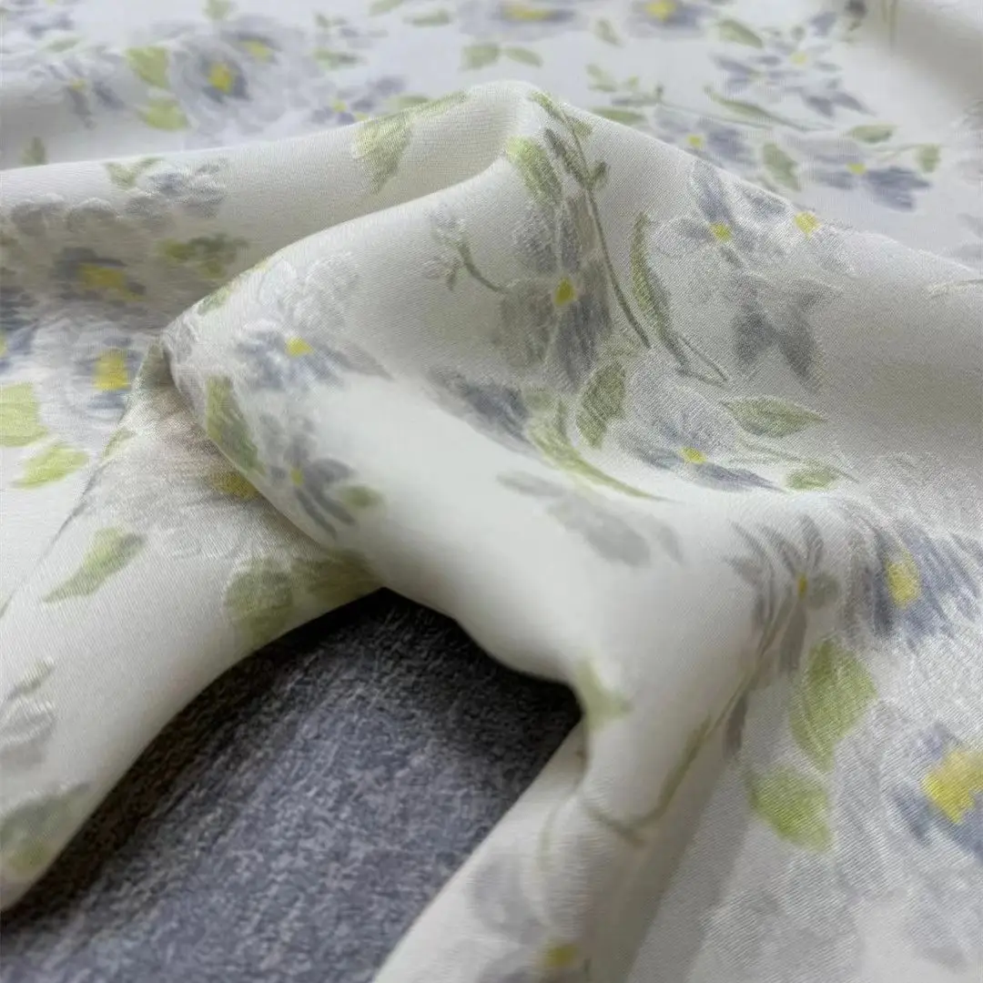 Pen Flower Real Silk Crown Crepe Jacquard Clothes Fabric 19momme 100% Silk Fabric
Pen Flower Real Silk Crown Crepe Jacquard Clothes Fabric 19momme 100% Silk Fabric