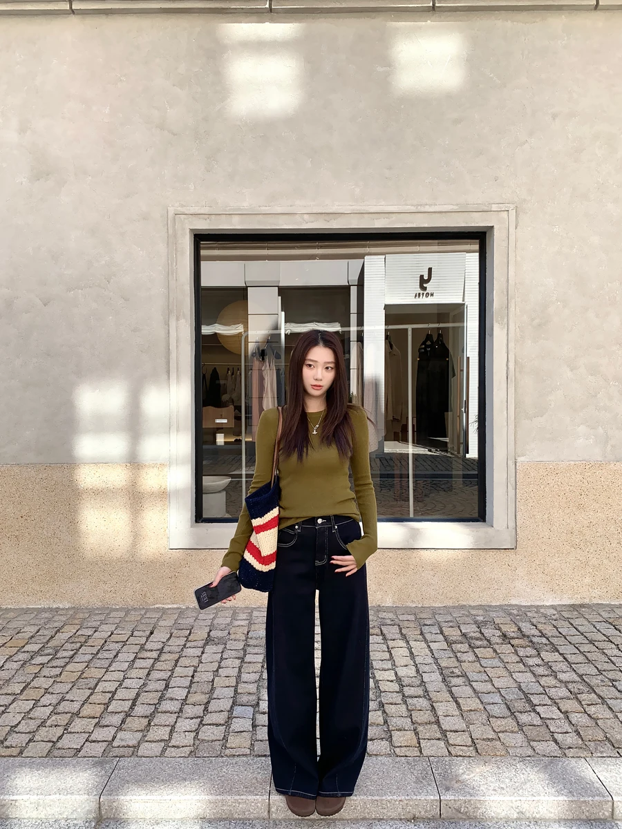 Женские зимние джинсы с высокой талией, на подкладке, с широкими штанинами, синие, с четырехсторонним стрейчем, повседневные, длинные, теплые
Женские зимние джинсы с высокой талией, на подкладке, с широкими штанинами, синие, с четырехсторонним стрейчем, повседневные, длинные, теплые