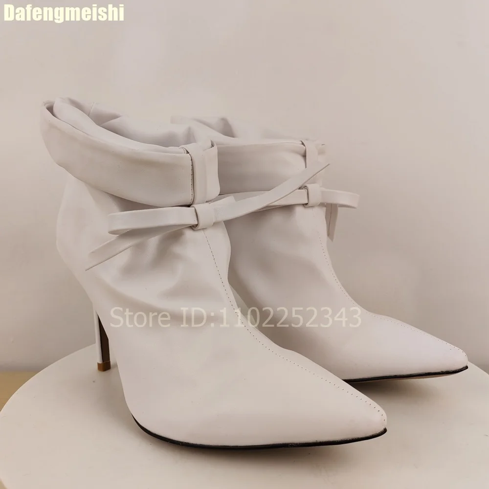 Простые ботинки с перевернутым краем, белые кожаные ботильоны с ремешком на щиколотке и бантом, ботильоны с острым носком на тонком каблуке, ботинки для свадебной сцены, подиума
Простые ботинки с перевернутым краем, белые кожаные ботильоны с ремешком на щиколотке и бантом, ботильоны с острым носком на тонком каблуке, ботинки для свадебной сцены, подиума
