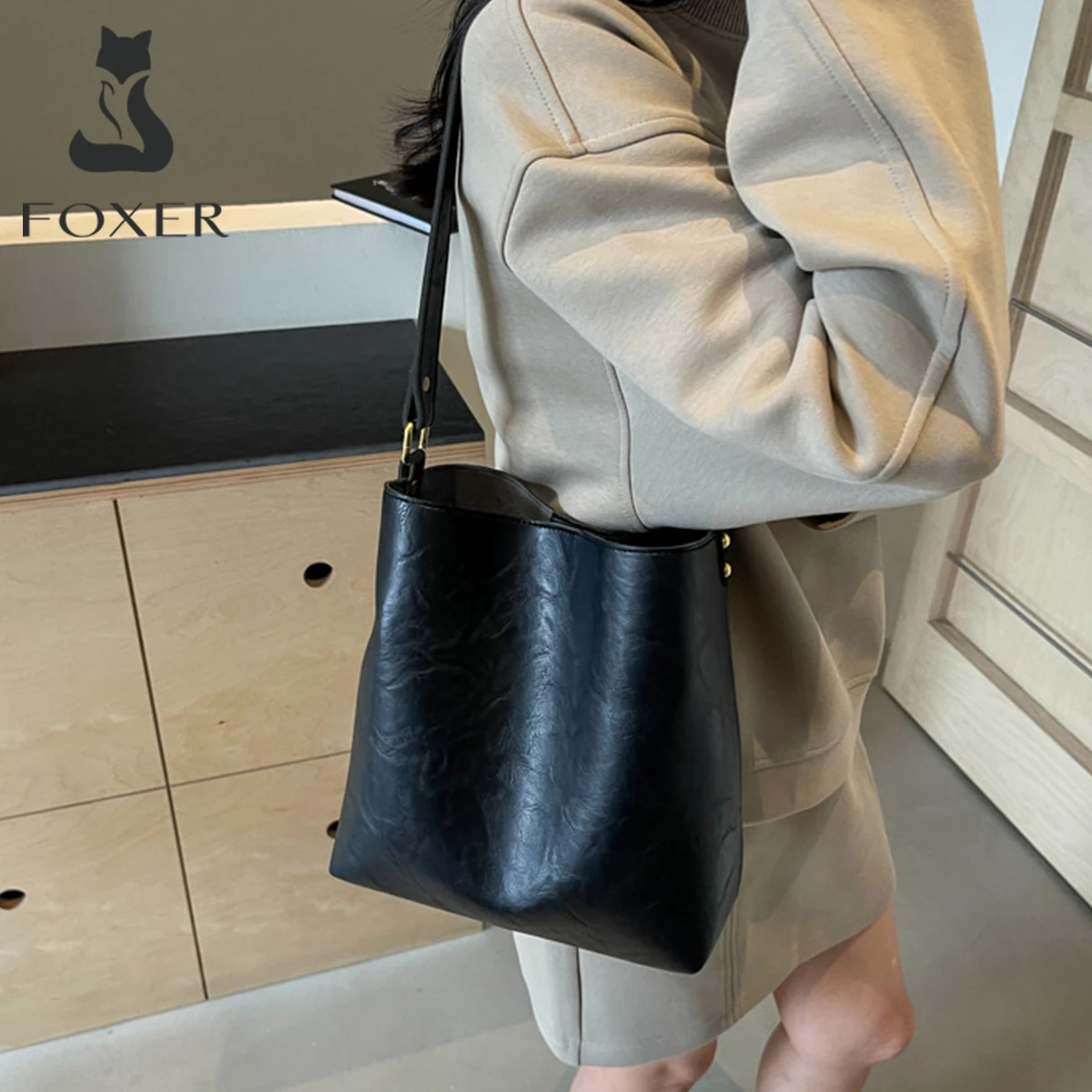 FOXER Women PU Classic Bucket Bag Shoulder Handbag with Two Strap, Lady Large Capacity Bag Set Simple Purse
FOXER Women PU Classic Bucket Bag Shoulder Handbag with Two Strap, Lady Large Capacity Bag Set Simple Purse