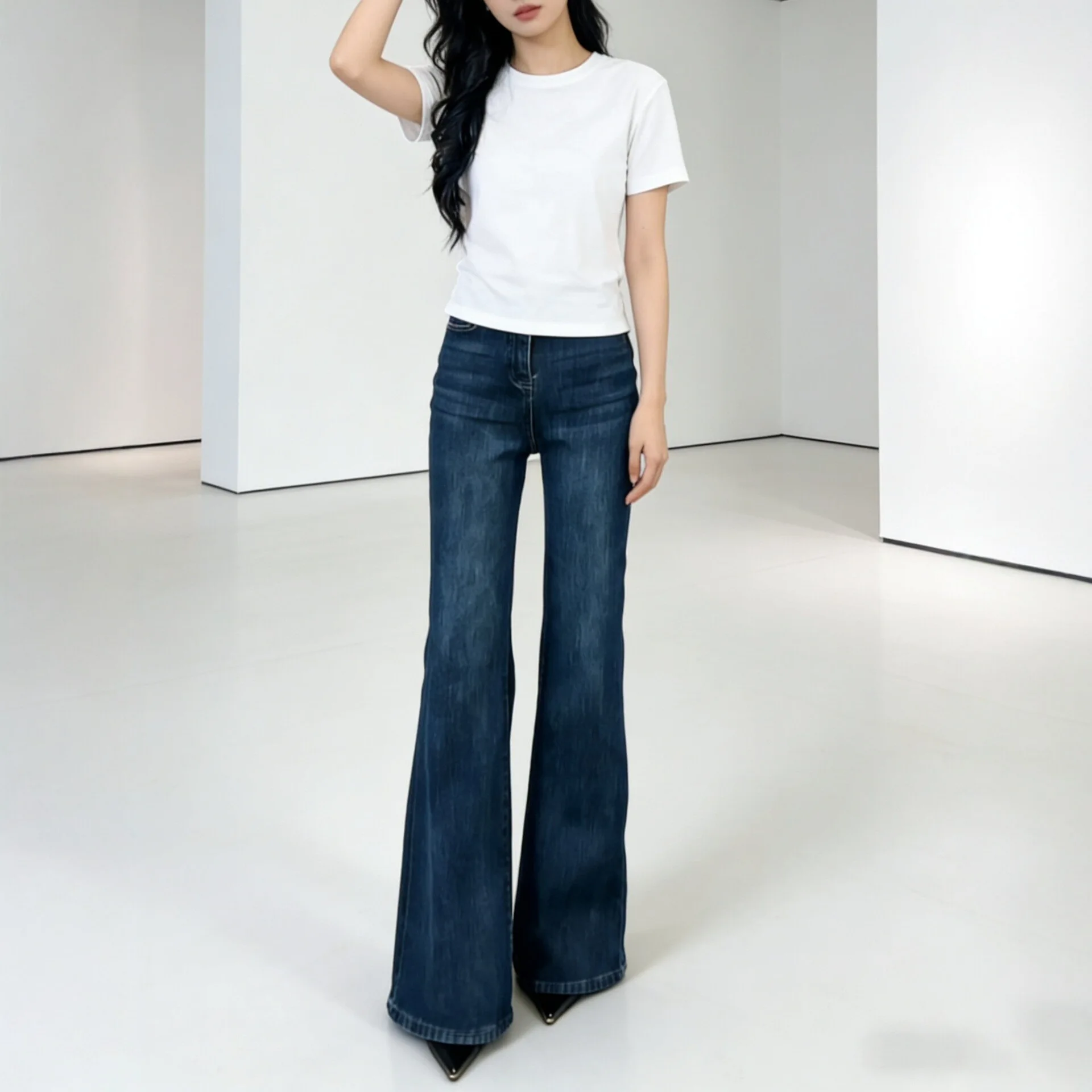 2026 Vintage Office Lady High Waist Flared Jeans Women's Korean Fashion Y2K Streetwear Denim Pants Casual Sexy Trousers
2026 Vintage Office Lady High Waist Flared Jeans Women's Korean Fashion Y2K Streetwear Denim Pants Casual Sexy Trousers