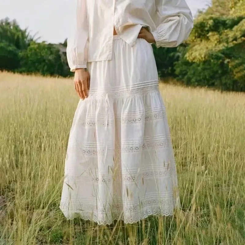 French niche 2025 summer new retro romantic embroidery hollow splicing lace drawstring long high waist bustier skirt
French niche 2025 summer new retro romantic embroidery hollow splicing lace drawstring long high waist bustier skirt