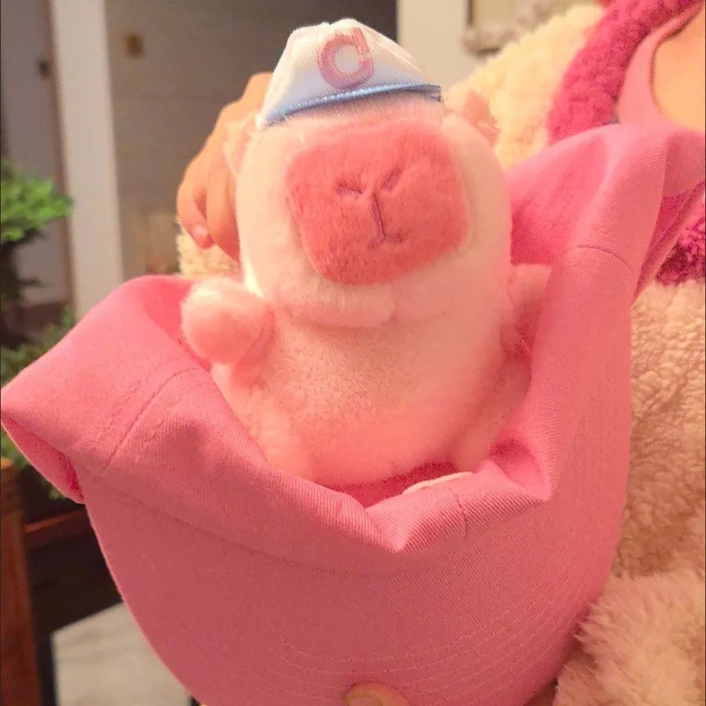 Модная дышащая бейсболка с вышивкой в виде капибары, регулируемая детская кепка с козырьком, мягкая солнцезащитная пляжная шляпа
Модная дышащая бейсболка с вышивкой в виде капибары, регулируемая детская кепка с козырьком, мягкая солнцезащитная пляжная шляпа