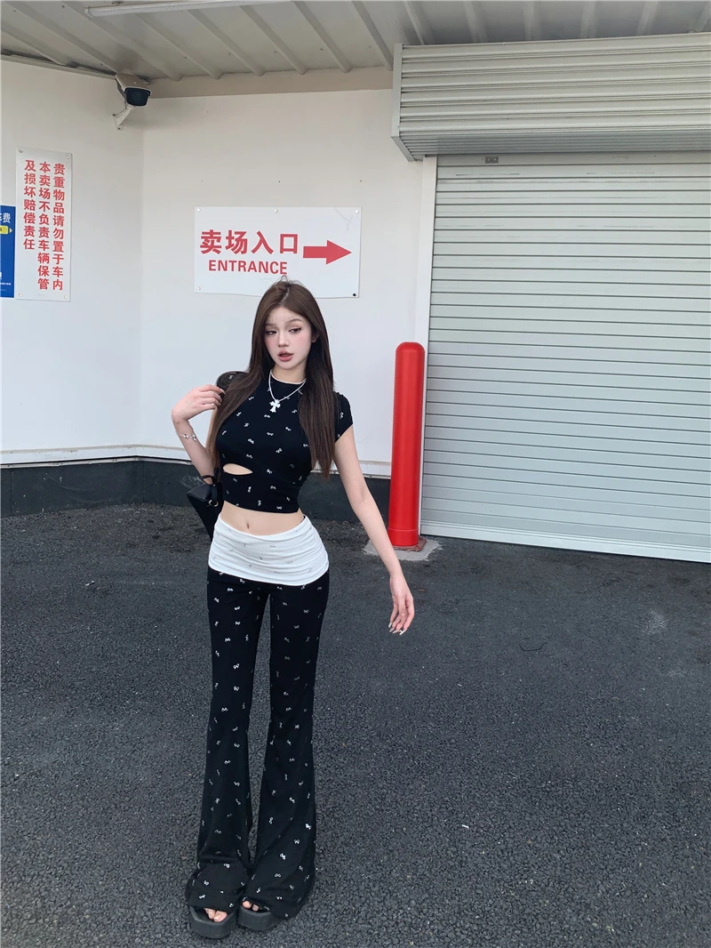 Hot Girl Casual Suit Women's Summer Bow Hollow Short-sleeved T-shirt High Waist Flare Pants Two-piece Set Fashion Female Clothes
Hot Girl Casual Suit Women's Summer Bow Hollow Short-sleeved T-shirt High Waist Flare Pants Two-piece Set Fashion Female Clothes