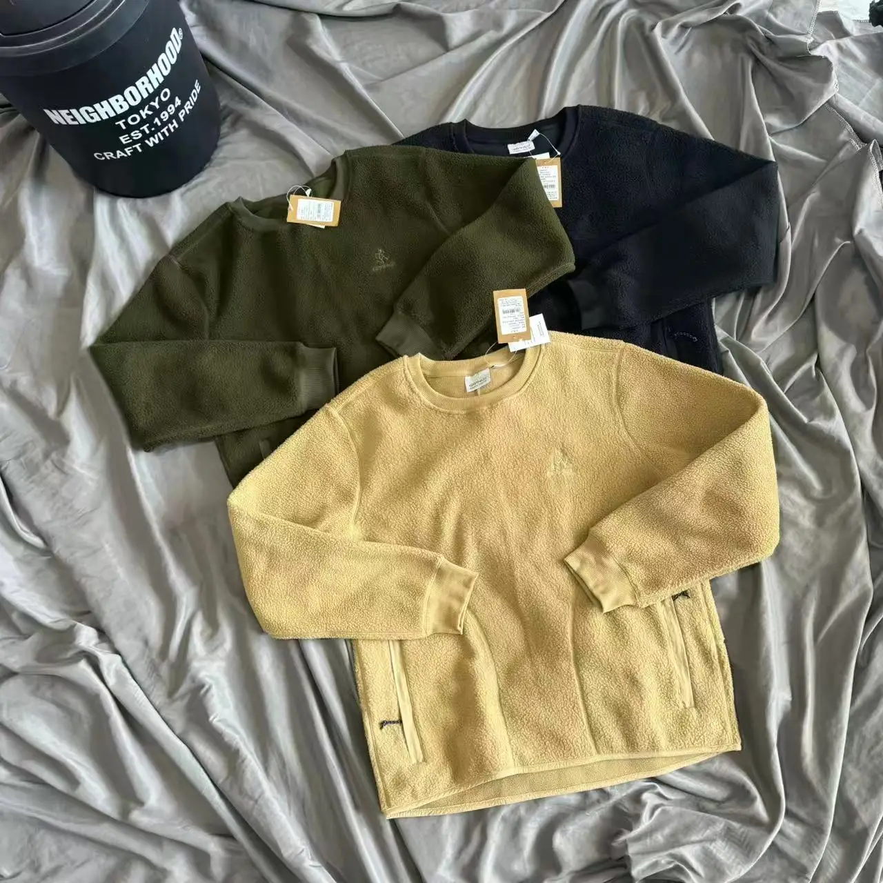 Thickened Lamb Velvet Jacket round Neck Outdoor Wild Man Embroidery Small Logo Men's Sweatshirt Warm Autumn Winter Unisex
Thickened Lamb Velvet Jacket round Neck Outdoor Wild Man Embroidery Small Logo Men's Sweatshirt Warm Autumn Winter Unisex