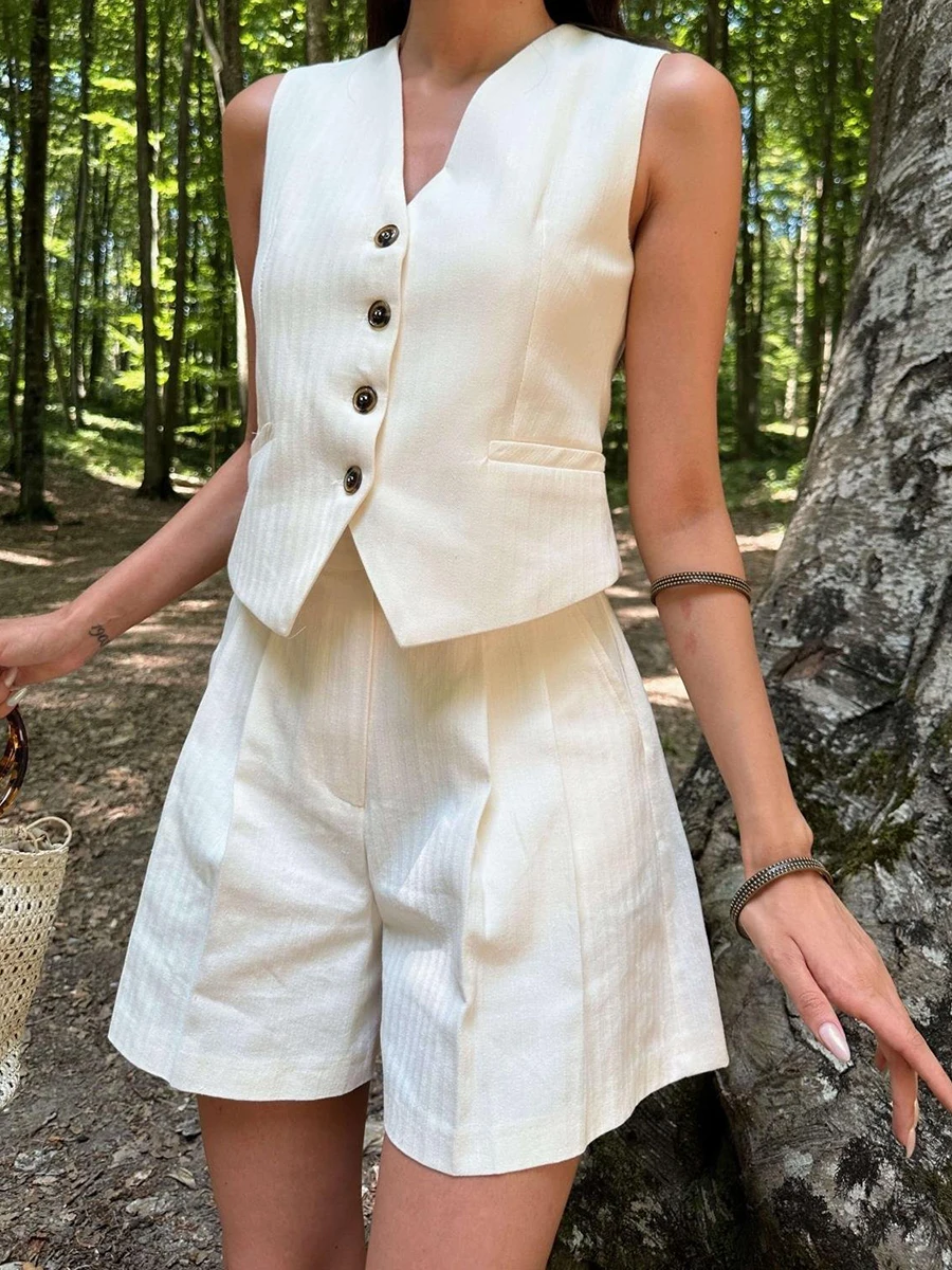 New V Neck Vest Two-piece Set Single Breasted Sleeveless Waistcoat+Pleated Shorts Summer Casual Simple Shorts Sets For Women
New V Neck Vest Two-piece Set Single Breasted Sleeveless Waistcoat+Pleated Shorts Summer Casual Simple Shorts Sets For Women