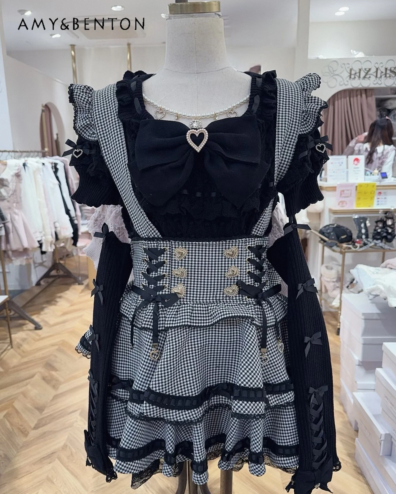 Japanese Cute Mine Series Mass-produced Big Bow Hollow Short-sleeved Set Knitted Sweater Top Versatile Temperament Sweet Tops
Japanese Cute Mine Series Mass-produced Big Bow Hollow Short-sleeved Set Knitted Sweater Top Versatile Temperament Sweet Tops