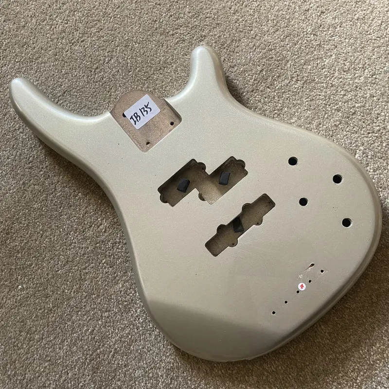 IB135 Active Pickups Electric Bass Silver Metallic Paints for 4 or 5 String PJB Bass DIY Unfinished Replace Guitar Parts
IB135 Active Pickups Electric Bass Silver Metallic Paints for 4 or 5 String PJB Bass DIY Unfinished Replace Guitar Parts