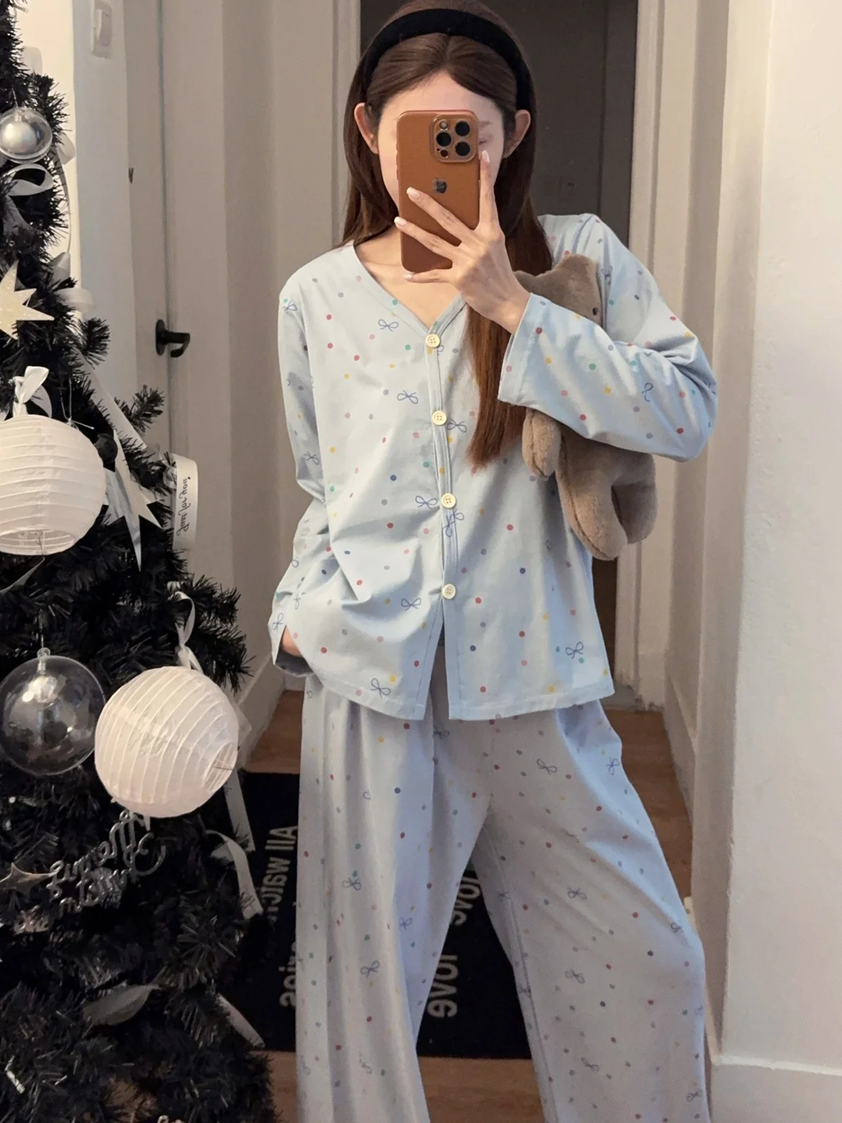 Spring Autumn Women's Pure Cotton Sleepwear Long Sleeve V-Neck Slim Fit Pants Set Comfortable Breathable Home Clothes
Spring Autumn Women's Pure Cotton Sleepwear Long Sleeve V-Neck Slim Fit Pants Set Comfortable Breathable Home Clothes