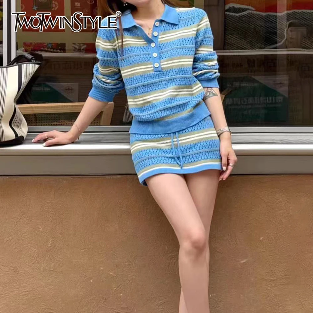 TWOTWINSTYLE Hit Color Spliced Striped Basics Shirt Female Lapel Long Sleeve Soft Loose Women's Shirts Autumn Style Fashion New
TWOTWINSTYLE Hit Color Spliced Striped Basics Shirt Female Lapel Long Sleeve Soft Loose Women's Shirts Autumn Style Fashion New