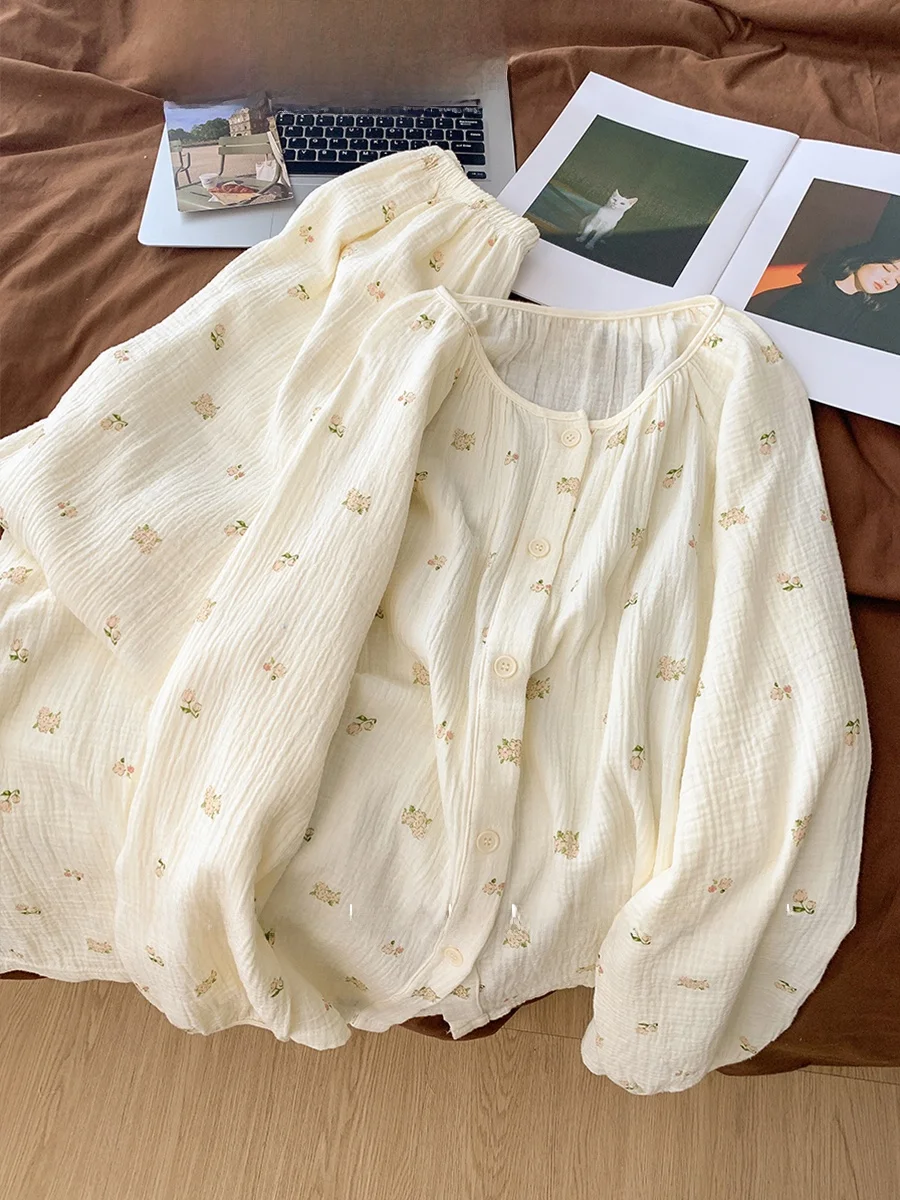 Женская хлопковая ночная рубашка в японском стиле с желтыми цветами, с длинными рукавами и длинными брюками, в деревенском стиле, для студенток, домашняя одежда
Женская хлопковая ночная рубашка в японском стиле с желтыми цветами, с длинными рукавами и длинными брюками, в деревенском стиле, для студенток, домашняя одежда