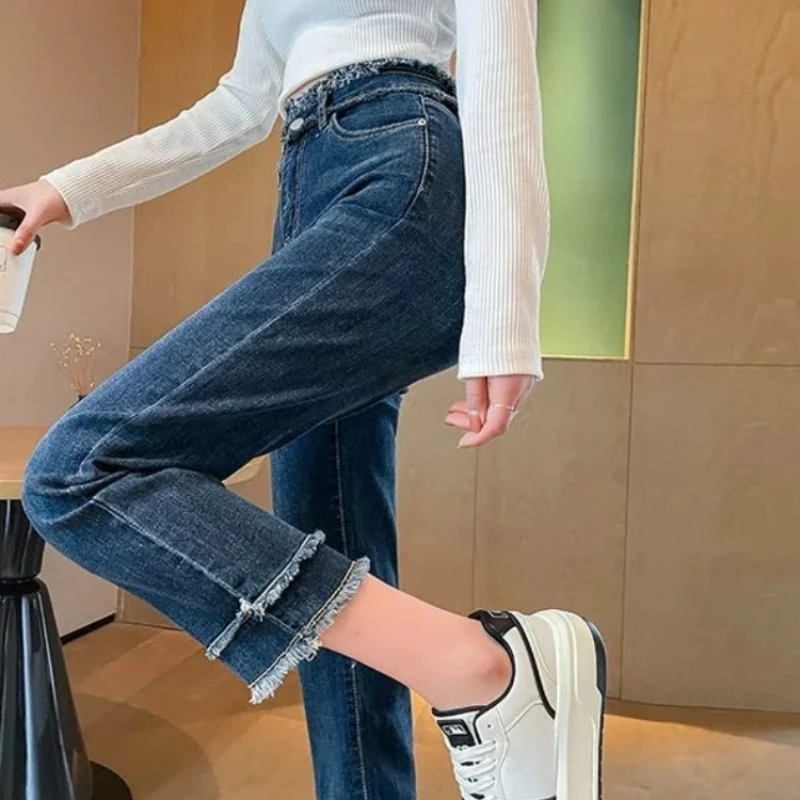 Embroidered Women's Jeans Spring Autumn Female Cowboy Pants Korean Popular Clothes Chic and Elegant Streetwear Vintage Trousers
Embroidered Women's Jeans Spring Autumn Female Cowboy Pants Korean Popular Clothes Chic and Elegant Streetwear Vintage Trousers
