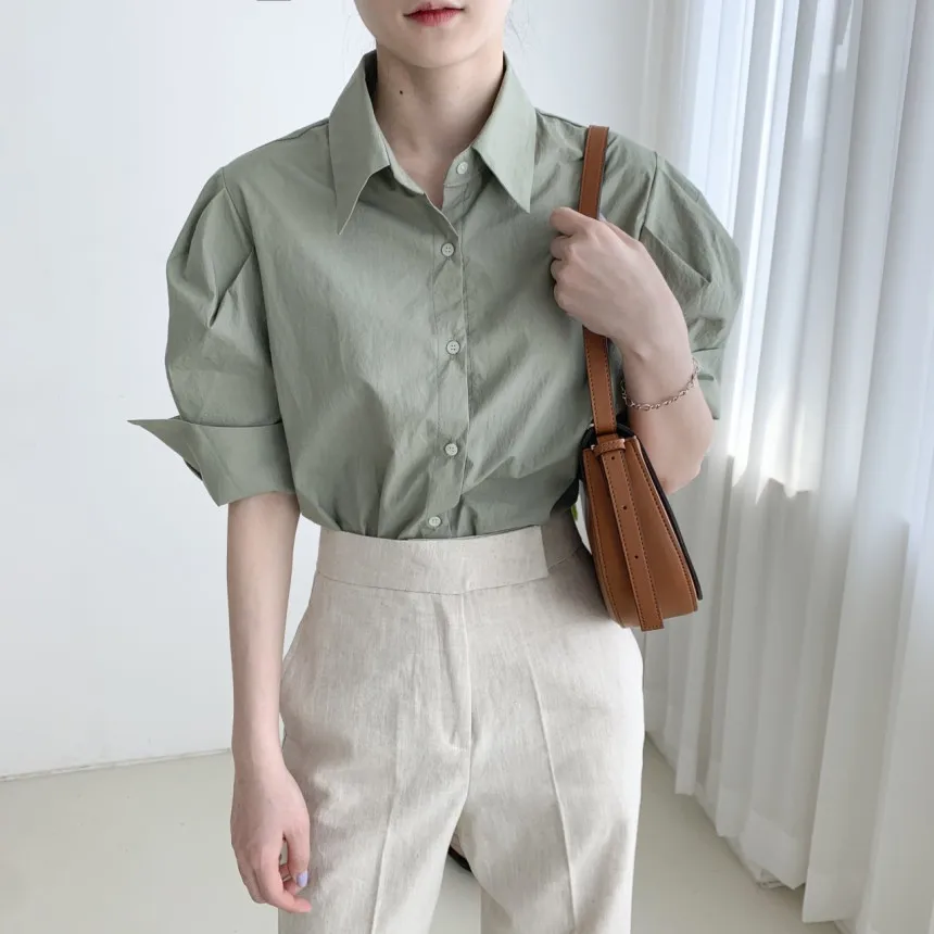 3Colors SML Summer 2025 women's Loose Blouse Korean Breif style shirts women outwear Short Sleeve OL Lady tops(GE9557
3Colors SML Summer 2025 women's Loose Blouse Korean Breif style shirts women outwear Short Sleeve OL Lady tops(GE9557