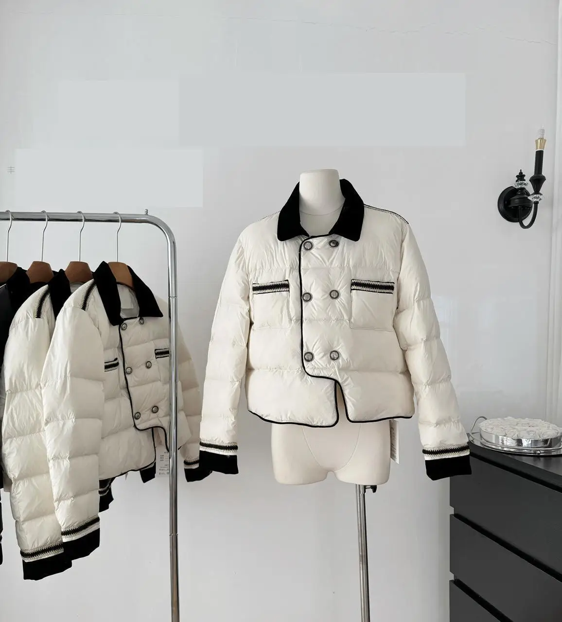 Women's Elegant French Style Long Sleeve White Duck Down Jacket Lady Winter Thick Warm Double Breasted Down Padded Short Outwear
Women's Elegant French Style Long Sleeve White Duck Down Jacket Lady Winter Thick Warm Double Breasted Down Padded Short Outwear