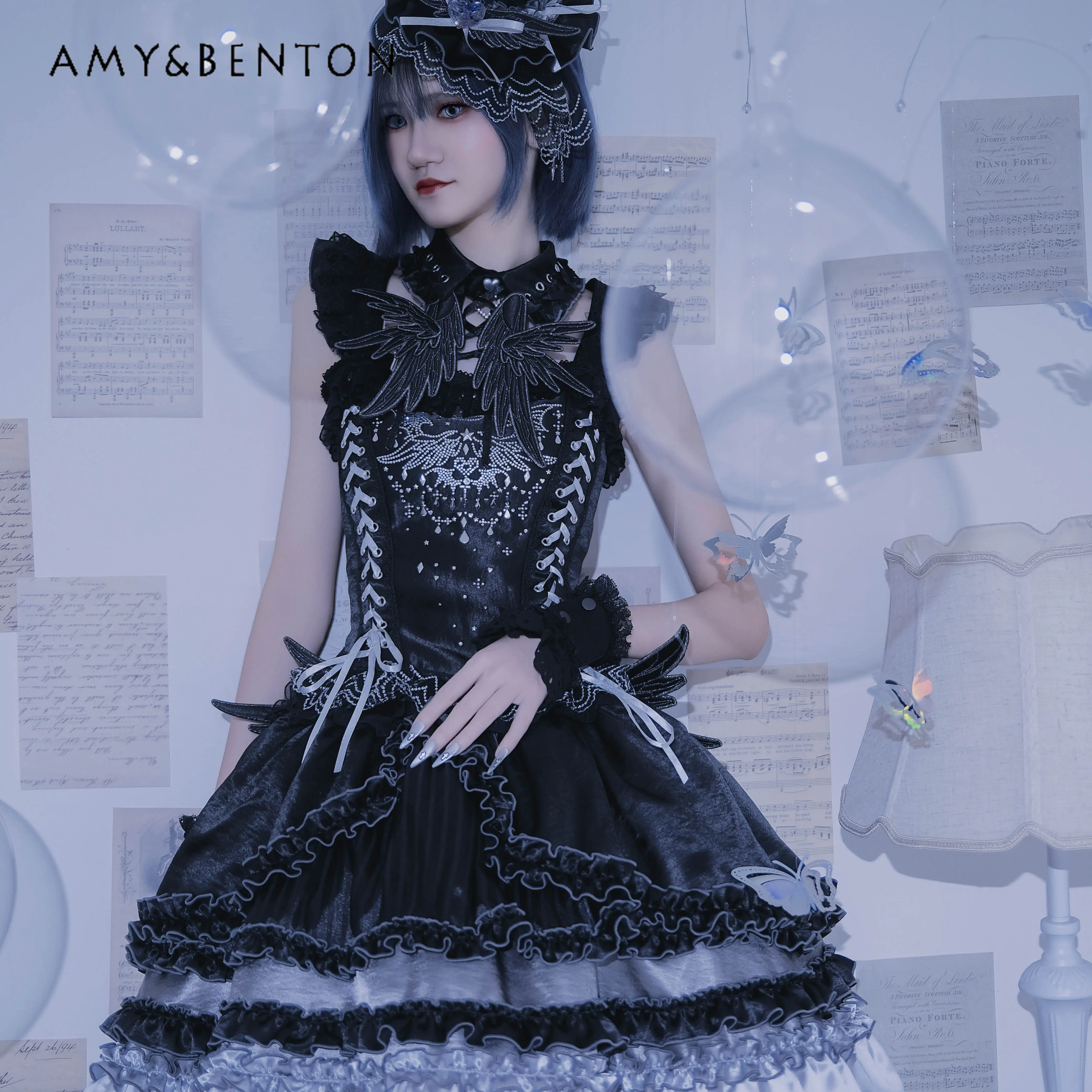 Summer Gothic Style Women Black Lace Ruffle Angel Wing Rhinestone Cross Lace-up Y2k Crop Top Short Multi-layer Skirt
Summer Gothic Style Women Black Lace Ruffle Angel Wing Rhinestone Cross Lace-up Y2k Crop Top Short Multi-layer Skirt