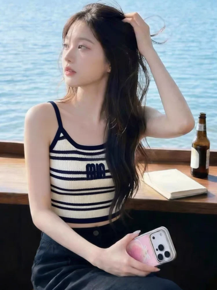 Summer New Women's Embroidered Stripe Knitted Tank Top Beautiful Back Self-Preserved Style Fashionable Versatile Short Sleeve...
Summer New Women's Embroidered Stripe Knitted Tank Top Beautiful Back Self-Preserved Style Fashionable Versatile Short Sleeve...