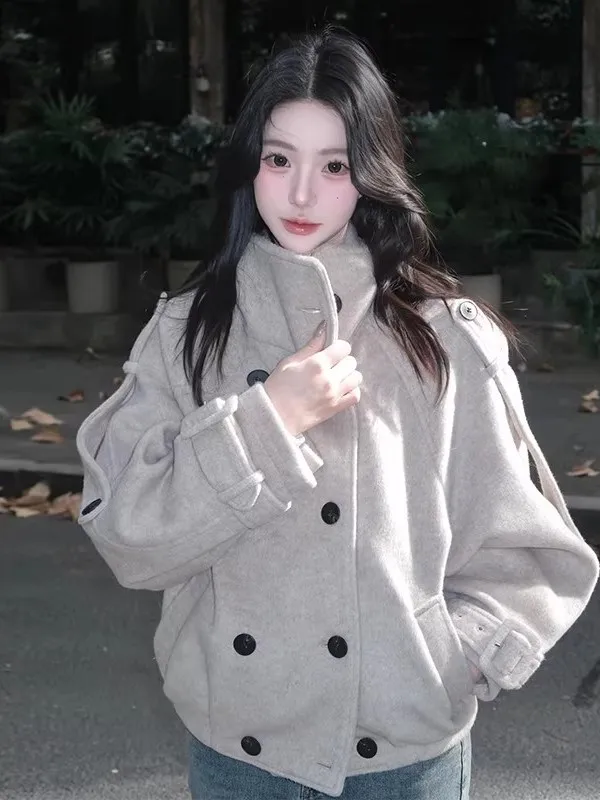 Oaeal Color Stand Collar Woolen Coat Women's Winter Faion Korean Sle ort Length eep Camere Blend Warmth Outerwear
Oaeal Color Stand Collar Woolen Coat Women's Winter Faion Korean Sle ort Length eep Camere Blend Warmth Outerwear