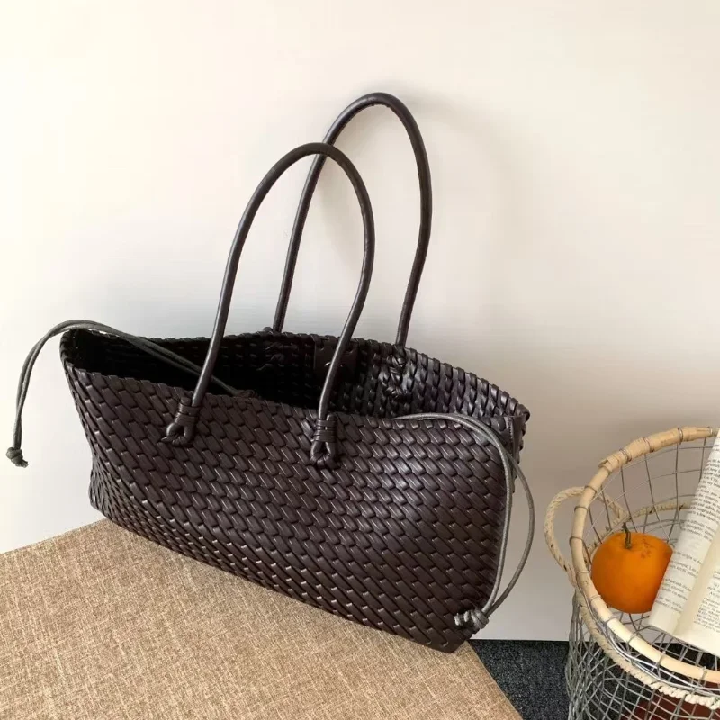 Brand Pu Woven Shoulder Bag Solid Color Simple Large Capacity Tote Bag French Elegant Women Commuting Handbag Shopping Bag New
Brand Pu Woven Shoulder Bag Solid Color Simple Large Capacity Tote Bag French Elegant Women Commuting Handbag Shopping Bag New