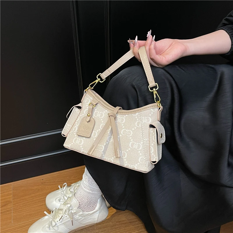 Classic Messenger Bag for Ladies, Premium Leather Construction with Soft Interior, Designer Handbag Elegant
Classic Messenger Bag for Ladies, Premium Leather Construction with Soft Interior, Designer Handbag Elegant