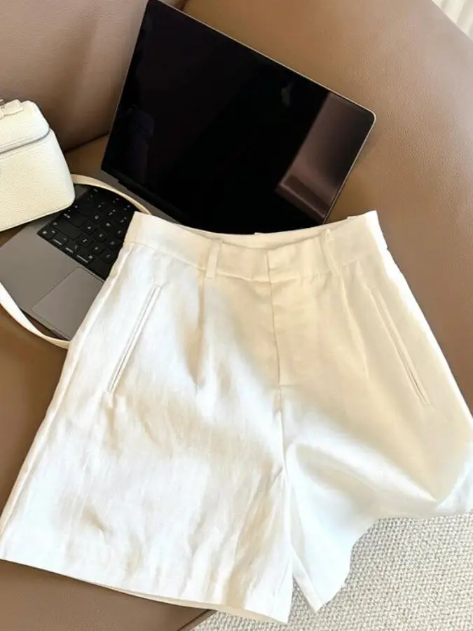 High Waist Wide Leg White Shorts Women's Casual Versatile Simple Style Summer Fashionable Artistic Pants High End Japanese De...
High Waist Wide Leg White Shorts Women's Casual Versatile Simple Style Summer Fashionable Artistic Pants High End Japanese De...