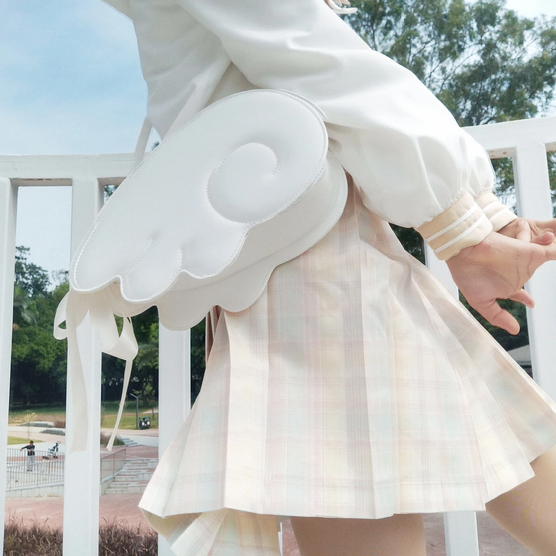 Japanese Original White Sweet and Cute Lolita Cloud Shoulder Crossbody Armpit Bag Cartoon Anime Jk Uniform Niche Handbag Women
Japanese Original White Sweet and Cute Lolita Cloud Shoulder Crossbody Armpit Bag Cartoon Anime Jk Uniform Niche Handbag Women