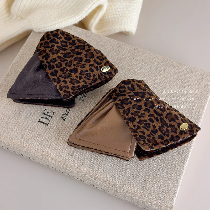 Hair Claw Leopard Print Triangle Leather Retro Premium Lightweight Sturdy for Back Head Women Versatile Classic Elegant
Hair Claw Leopard Print Triangle Leather Retro Premium Lightweight Sturdy for Back Head Women Versatile Classic Elegant