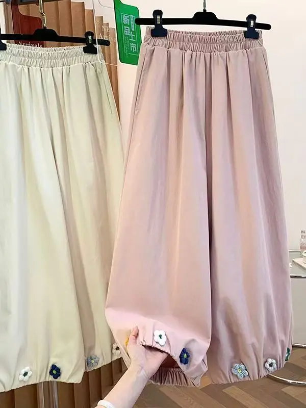 Summer 2026 High Waist Draped Floral Embellished Wide Leg Casual Nine-Piece Pants Women Sweet Bud Pants Polyester Cotton Blend
Summer 2026 High Waist Draped Floral Embellished Wide Leg Casual Nine-Piece Pants Women Sweet Bud Pants Polyester Cotton Blend
