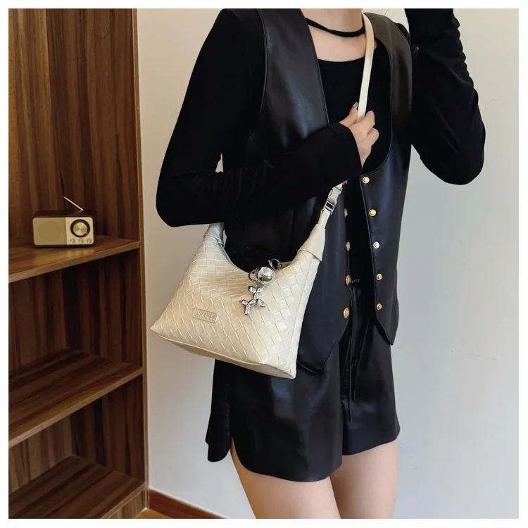 New in 2025 Women's High - Quality Handbag with Exquisite Design. Shoulder Strap Removable, Ideal for Single Shoulder Armpit Use
New in 2025 Women's High - Quality Handbag with Exquisite Design. Shoulder Strap Removable, Ideal for Single Shoulder Armpit Use