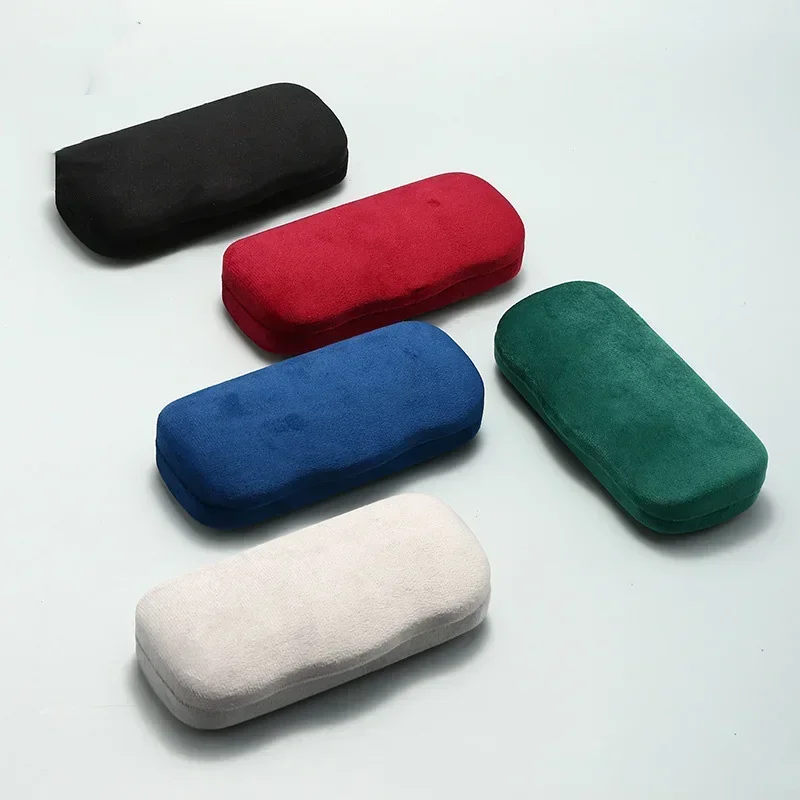 Plush Iron Box G Letter Glasses Luxry Spectacle Case Anti-Pressure Literature Art Male and Female Student Fashio Sunglasses Case
Plush Iron Box G Letter Glasses Luxry Spectacle Case Anti-Pressure Literature Art Male and Female Student Fashio Sunglasses Case