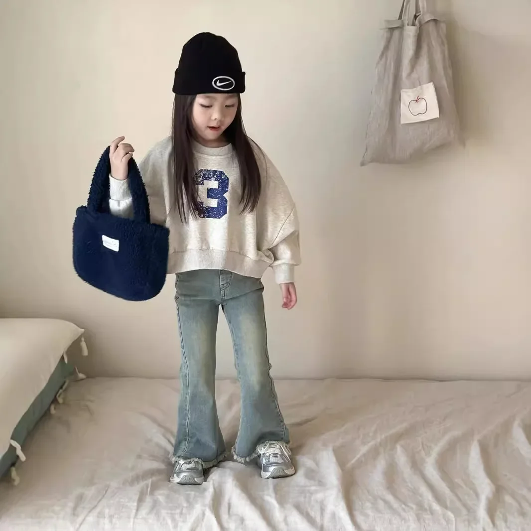 Girls Hoodie 2024 Autumn New Childrens Clothing Korean Style Girl Baby Retro American Letter Short Hoodie Casual Simple Tide
Girls Hoodie 2024 Autumn New Childrens Clothing Korean Style Girl Baby Retro American Letter Short Hoodie Casual Simple Tide