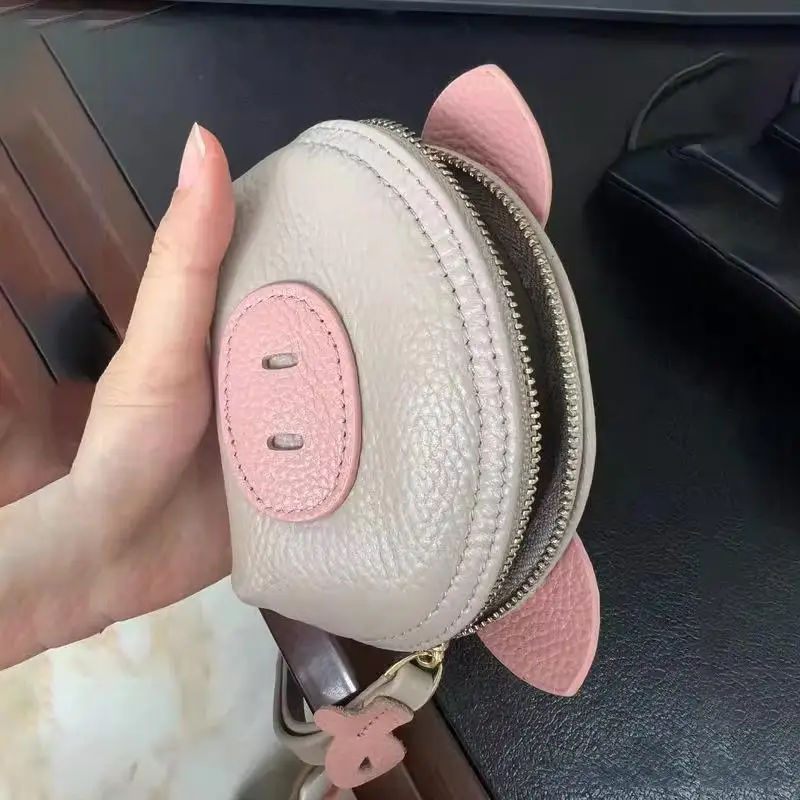Cute Cartoon Pig PU Leather Coin Purse Mini Clutch Earphone Storage Bag Small Gift Accessory
Cute Cartoon Pig PU Leather Coin Purse Mini Clutch Earphone Storage Bag Small Gift Accessory