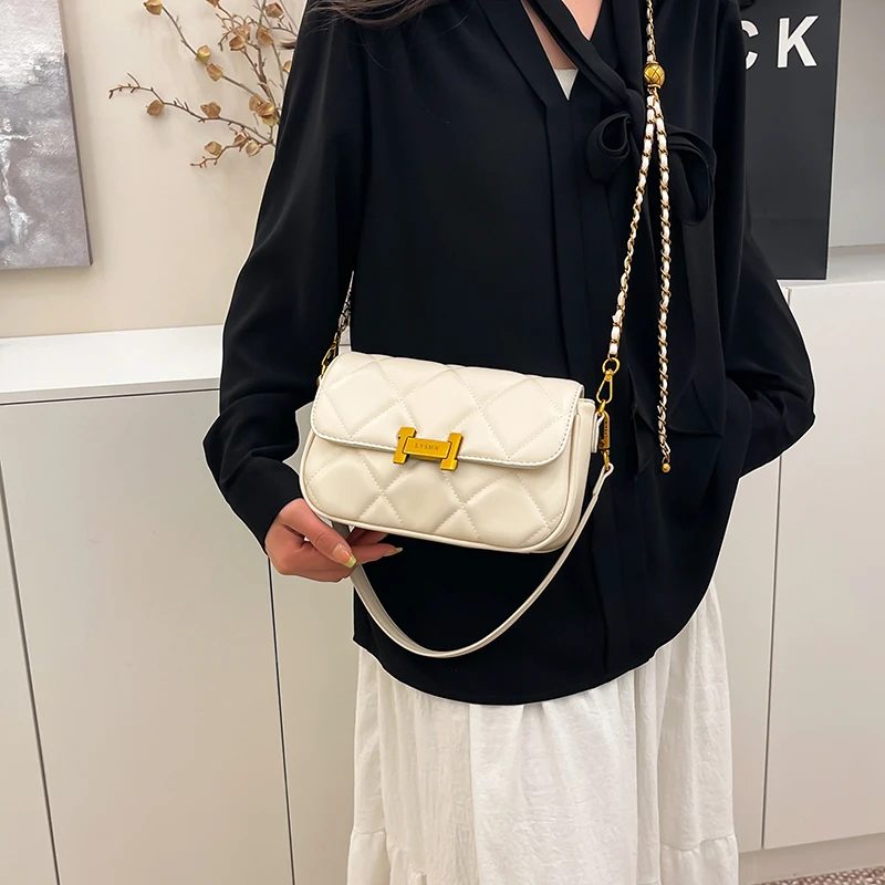 Fashion Classics Women's Crossbody Bag Elegant Trend Handbag Famous Shoulder Bag With Luxurious Designer Letter Logo
Fashion Classics Women's Crossbody Bag Elegant Trend Handbag Famous Shoulder Bag With Luxurious Designer Letter Logo