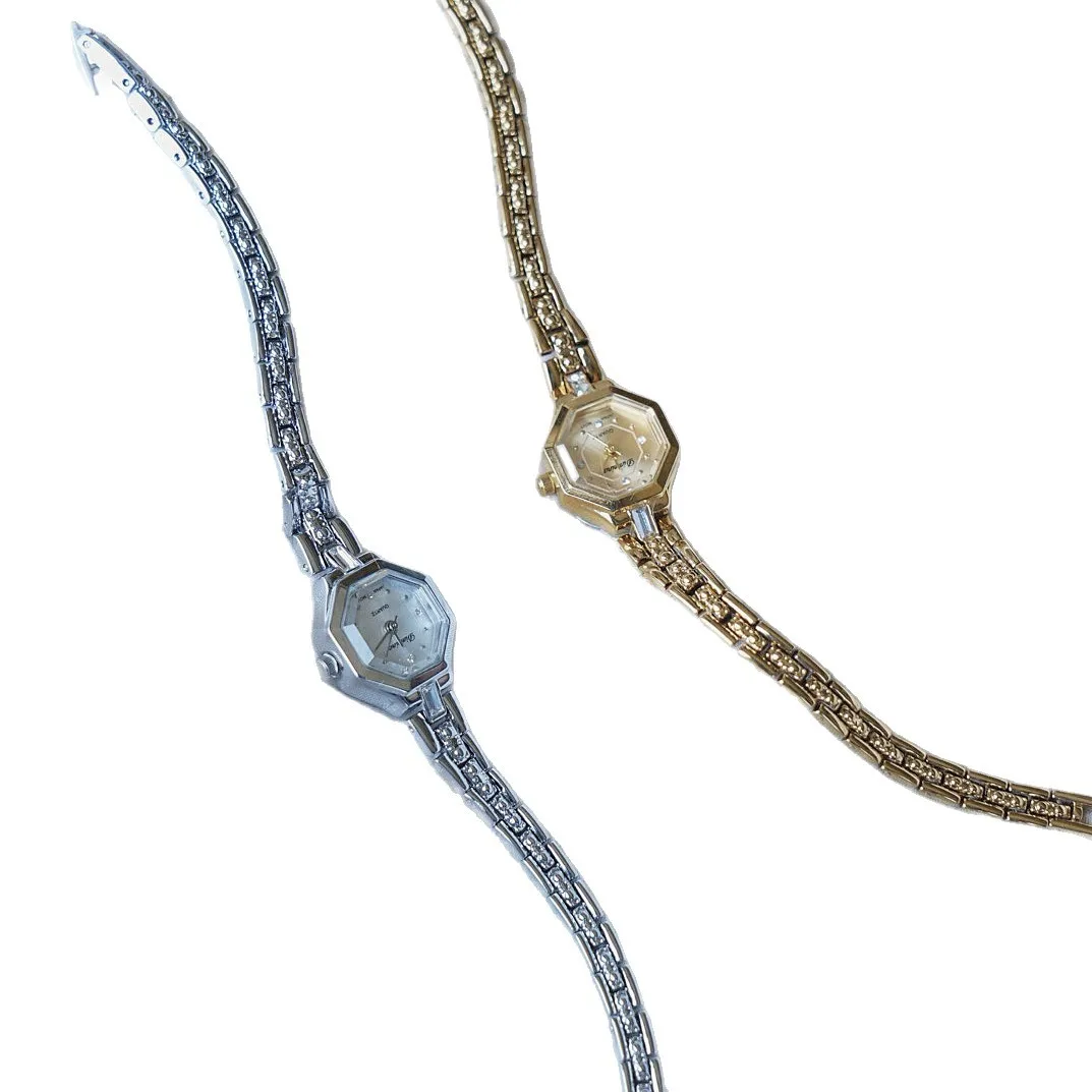 Восьмиугольные компактные кварцевые часы с дисковой цепочкой, регулируемый светильник, роскошные водонепроницаемые маленькие золотые часы премиум-класса со шкалой
Восьмиугольные компактные кварцевые часы с дисковой цепочкой, регулируемый светильник, роскошные водонепроницаемые маленькие золотые часы премиум-класса со шкалой