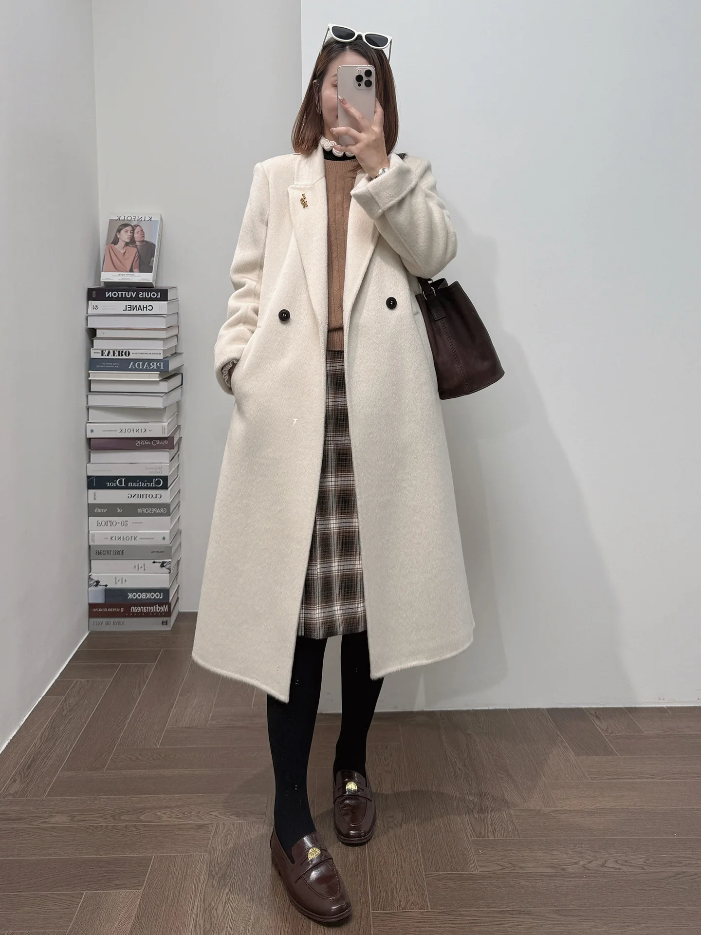 Двустороннее шерстяное пальто из верблюжьей шерсти: комфортное, мягкое, теплое, приталенное, с высококачественной текстурой, женское, модное, осенне-зимнее
Двустороннее шерстяное пальто из верблюжьей шерсти: комфортное, мягкое, теплое, приталенное, с высококачественной текстурой, женское, модное, осенне-зимнее