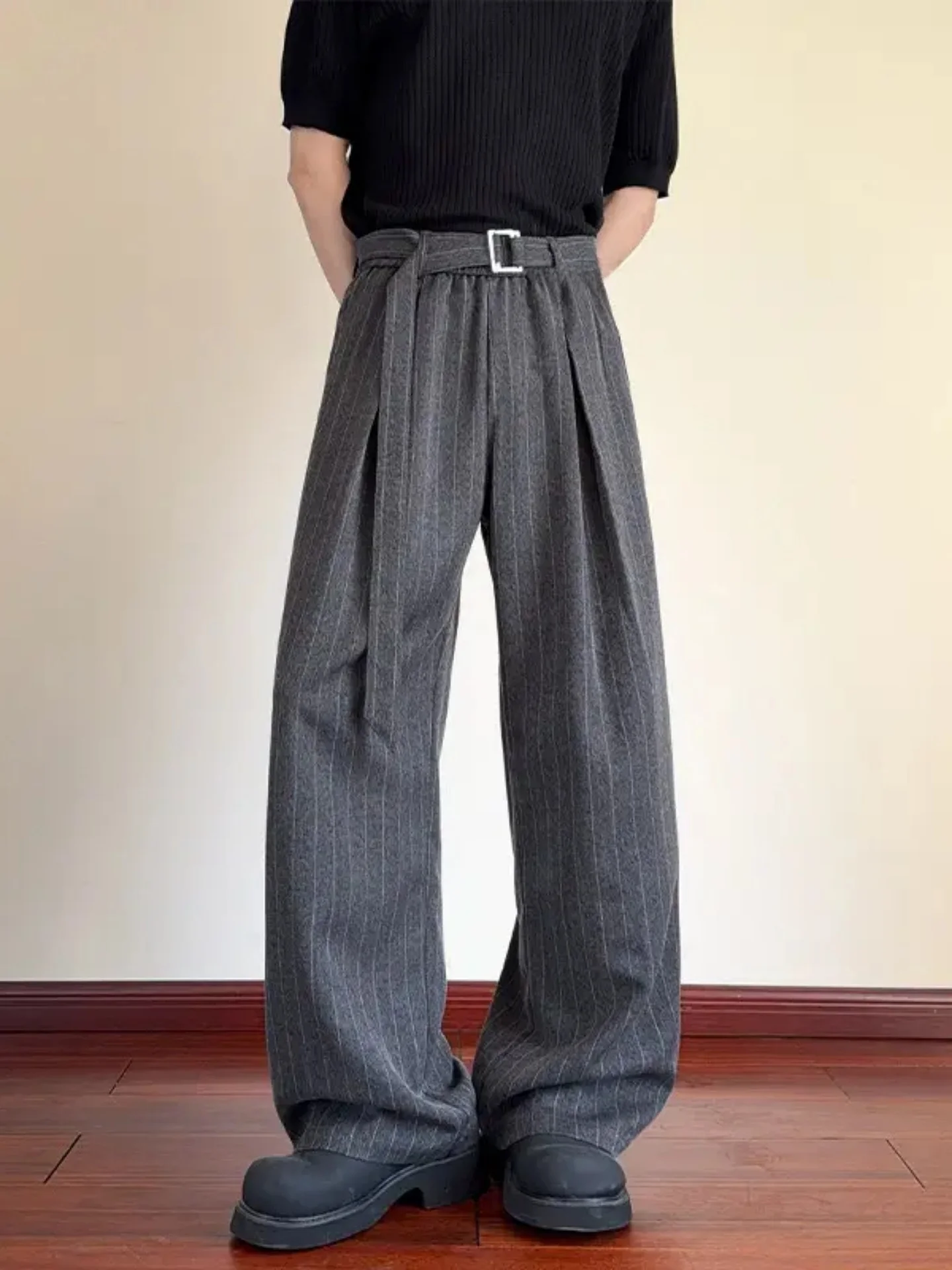 Spring Summer New Retro Striped Casual Pants Men Versatile Fashion Straight High Waist Wide Leg Long Trousers Loose Fit
Spring Summer New Retro Striped Casual Pants Men Versatile Fashion Straight High Waist Wide Leg Long Trousers Loose Fit
