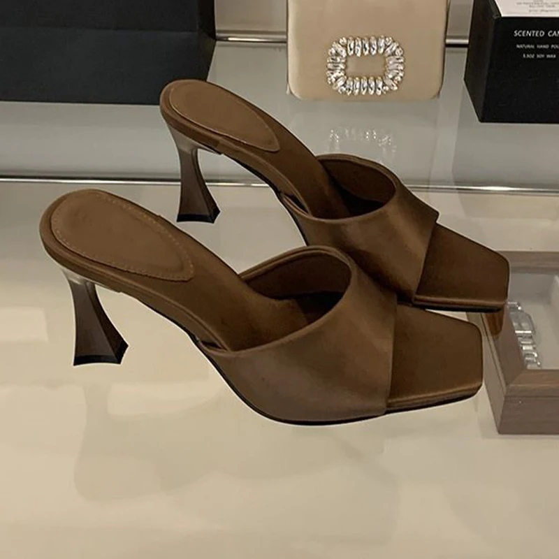 Women Slippers High Heels Elegant Dress Fashion Shoes Summer Luxury Pumps 2026 New Designer Sandals Sexy Slides Mujer Zapatos
Women Slippers High Heels Elegant Dress Fashion Shoes Summer Luxury Pumps 2026 New Designer Sandals Sexy Slides Mujer Zapatos