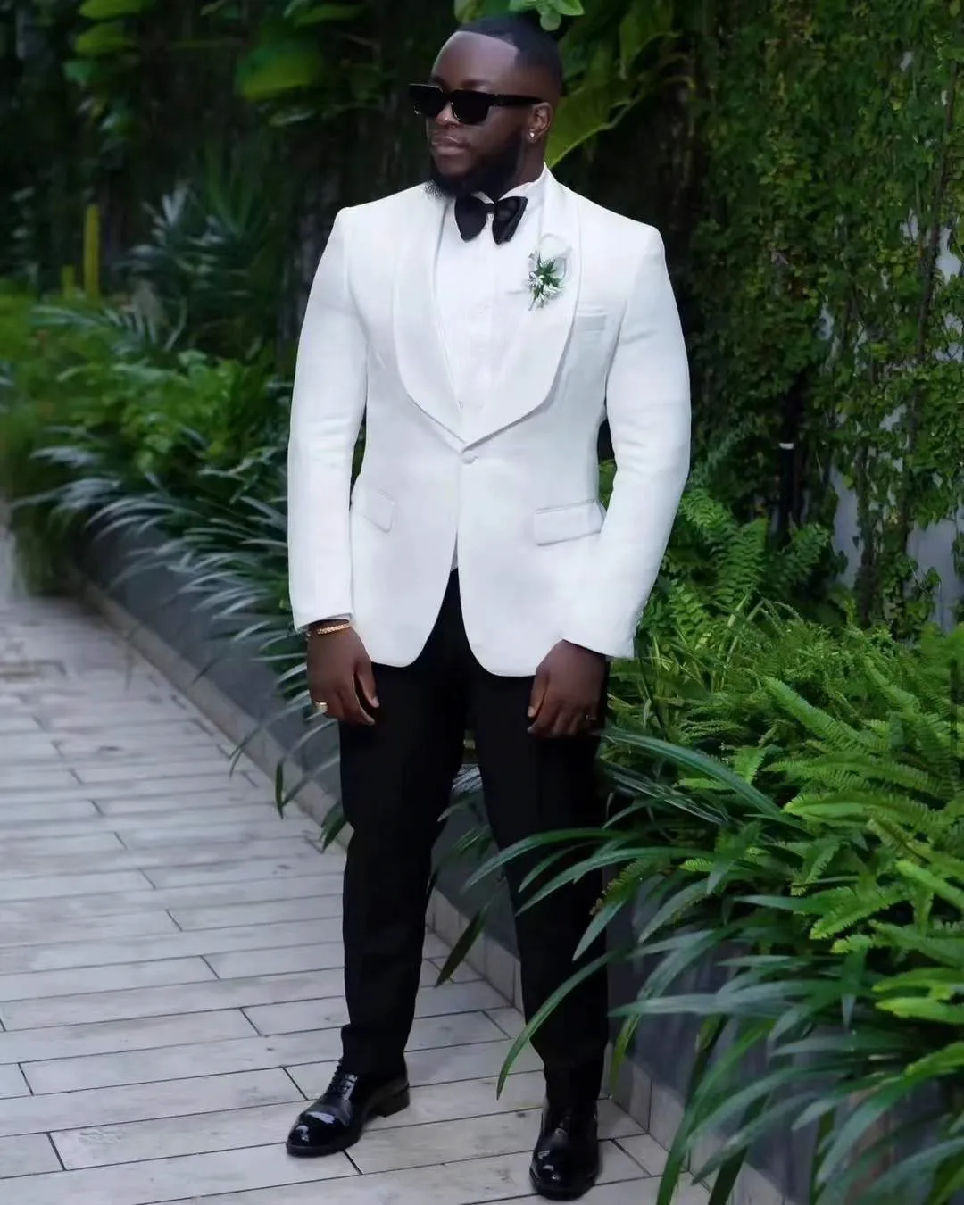 Custom coat white wedding suits mens fashion slim fit groom formal tuxedo male Blazers prom shawl collar 2-piece black pants 양복남
Custom coat white wedding suits mens fashion slim fit groom formal tuxedo male Blazers prom shawl collar 2-piece black pants 양복남