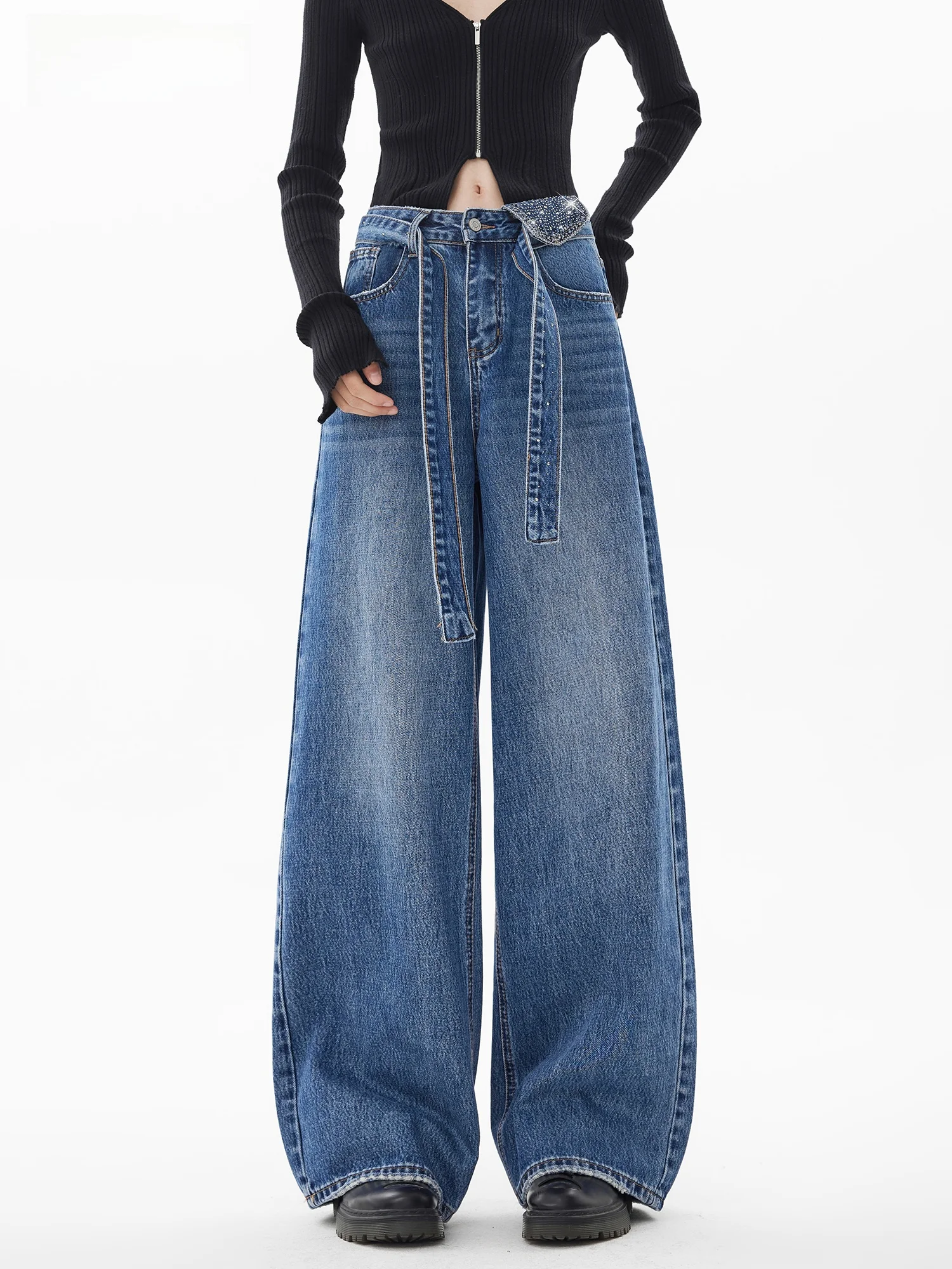 Джинсы с высокой талией и широкими штанинами, женские новые джинсы 2026, пояс со стразами, потертый дизайн, повседневные джинсы свободного покроя
Джинсы с высокой талией и широкими штанинами, женские новые джинсы 2026, пояс со стразами, потертый дизайн, повседневные джинсы свободного покроя