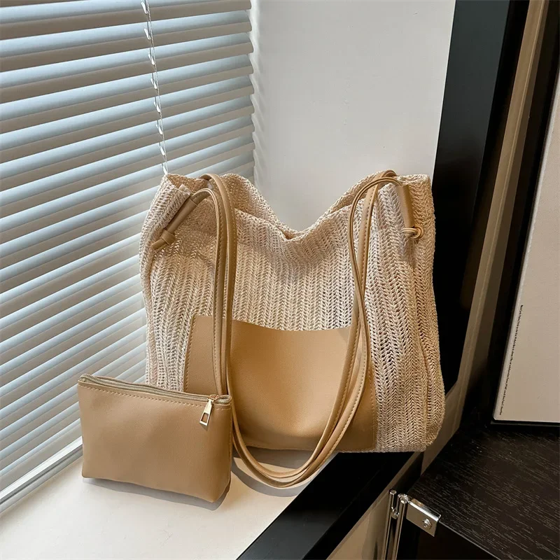 Retro literary shoulder bag women's fashion design sense vacation style large capacity shopping bag
Retro literary shoulder bag women's fashion design sense vacation style large capacity shopping bag