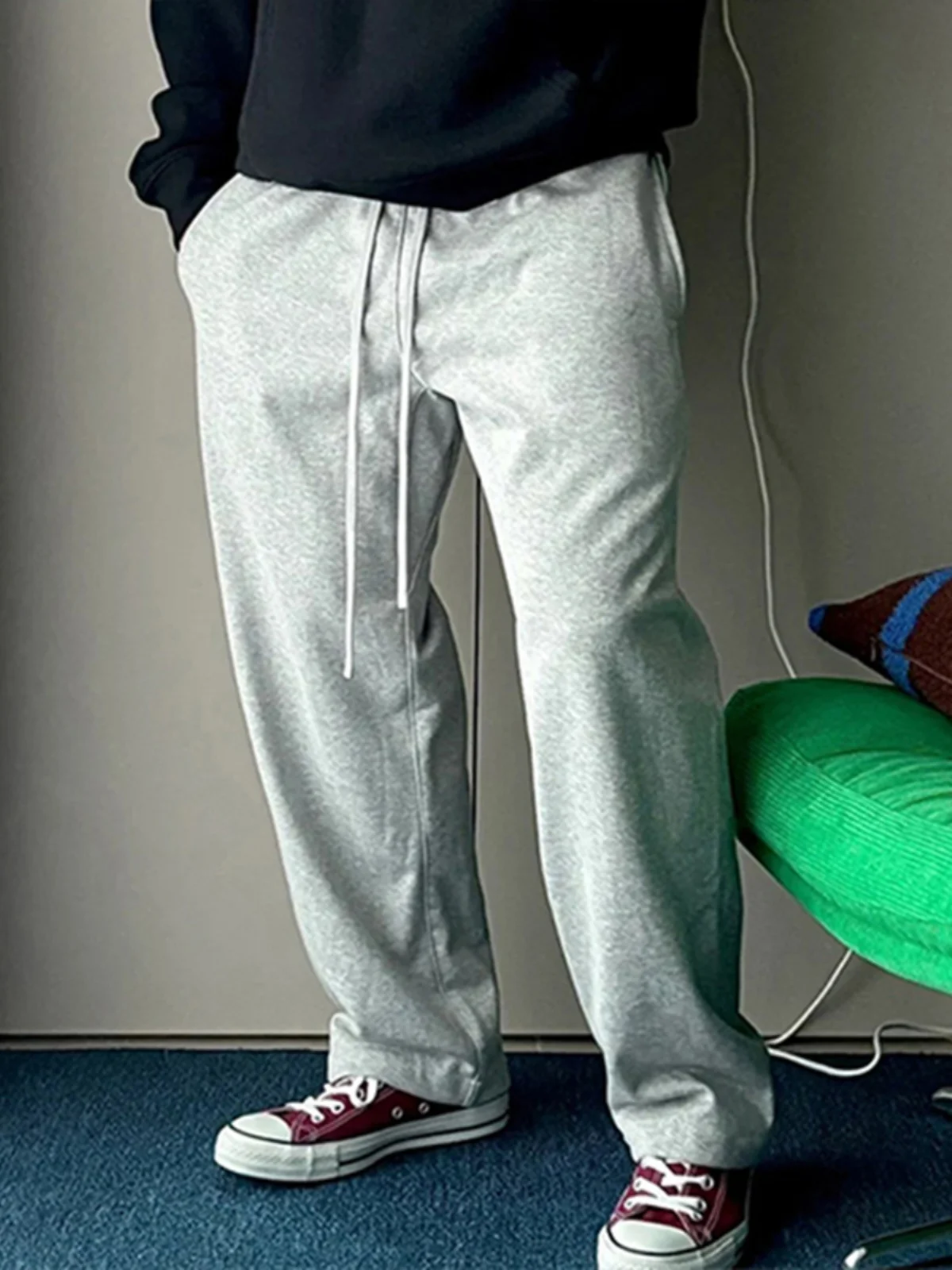 Американские повседневные свободные уличные мужские повседневные брюки в стиле ретро, осенне-зимние тяжелые прямые спортивные длинные брюки
Американские повседневные свободные уличные мужские повседневные брюки в стиле ретро, осенне-зимние тяжелые прямые спортивные длинные брюки