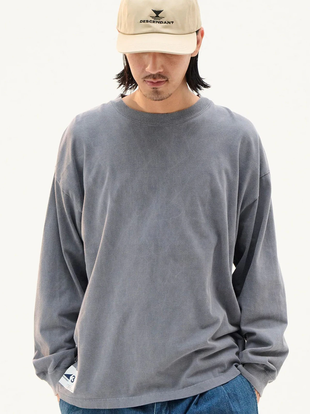 Japanese Streetwear Brand DESCENDANT Retro Wax Print round Ne Long Sve T-irt Men Casual Loose Couple Tops Cotton Fabric
Japanese Streetwear Brand DESCENDANT Retro Wax Print round Ne Long Sve T-irt Men Casual Loose Couple Tops Cotton Fabric