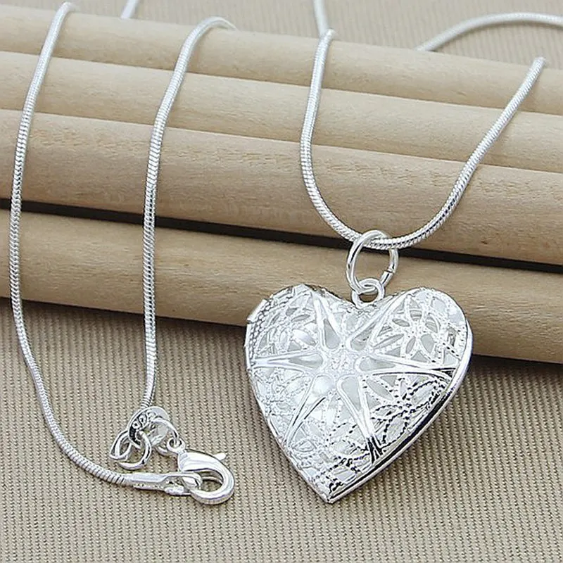 925 Sterling Silver Heart Photo Frame Pendant Necklace 18 Inch Snake Chain For Woman Charm Wedding Fashion Jewelry
925 Sterling Silver Heart Photo Frame Pendant Necklace 18 Inch Snake Chain For Woman Charm Wedding Fashion Jewelry
