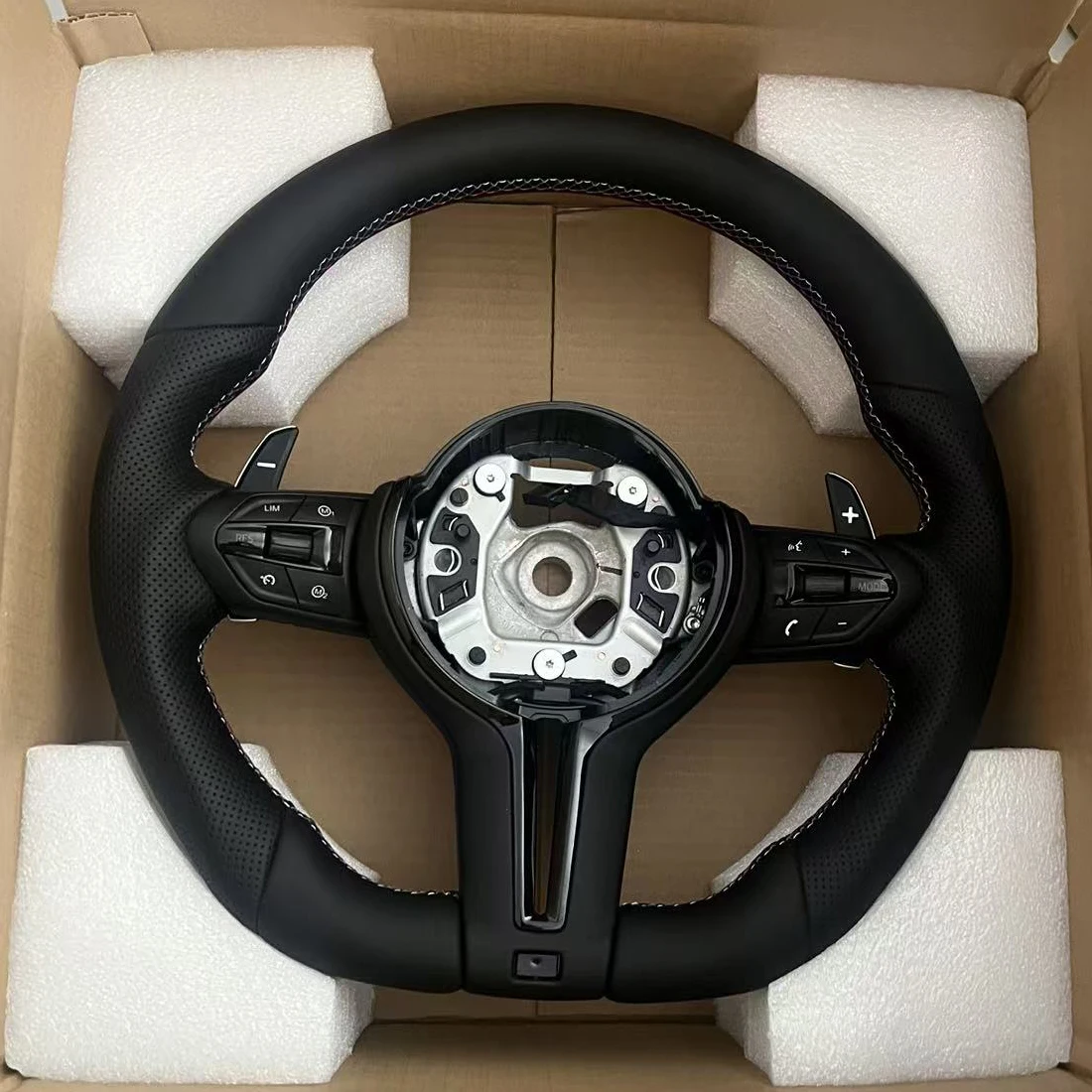 Leather Car Steering Wheel for BMW F30 F10 F15 F36 F20 F22 F25 F26 F45 F32 F35 M3 M5 F36 E60 E70 E90 E91 M Sports Steering Wheel
Leather Car Steering Wheel for BMW F30 F10 F15 F36 F20 F22 F25 F26 F45 F32 F35 M3 M5 F36 E60 E70 E90 E91 M Sports Steering Wheel
