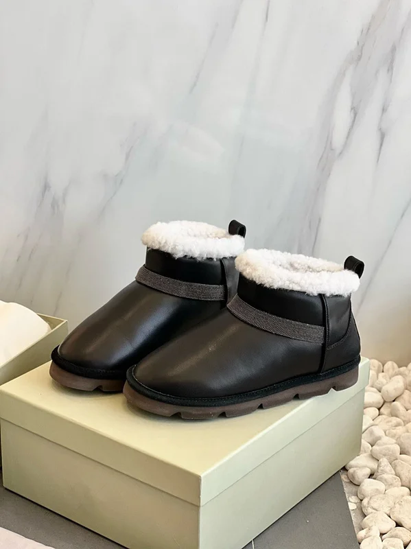 Withered Top Quality Winter Wool Snow Boots Shoes Ladies Minimalist Nail Bead Fashion Leather Short Boots For Women
Withered Top Quality Winter Wool Snow Boots Shoes Ladies Minimalist Nail Bead Fashion Leather Short Boots For Women