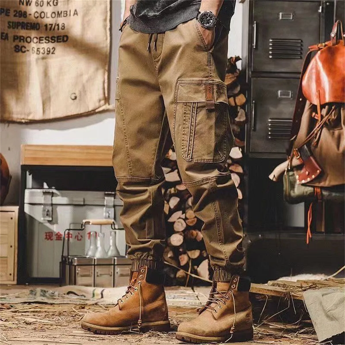 Black Hip Hop Cargo Pants Men Black Cargo Trousers Male Vintage Japanese Streetwear Hip Hop Pockets Casual Safari Style Loose
Black Hip Hop Cargo Pants Men Black Cargo Trousers Male Vintage Japanese Streetwear Hip Hop Pockets Casual Safari Style Loose