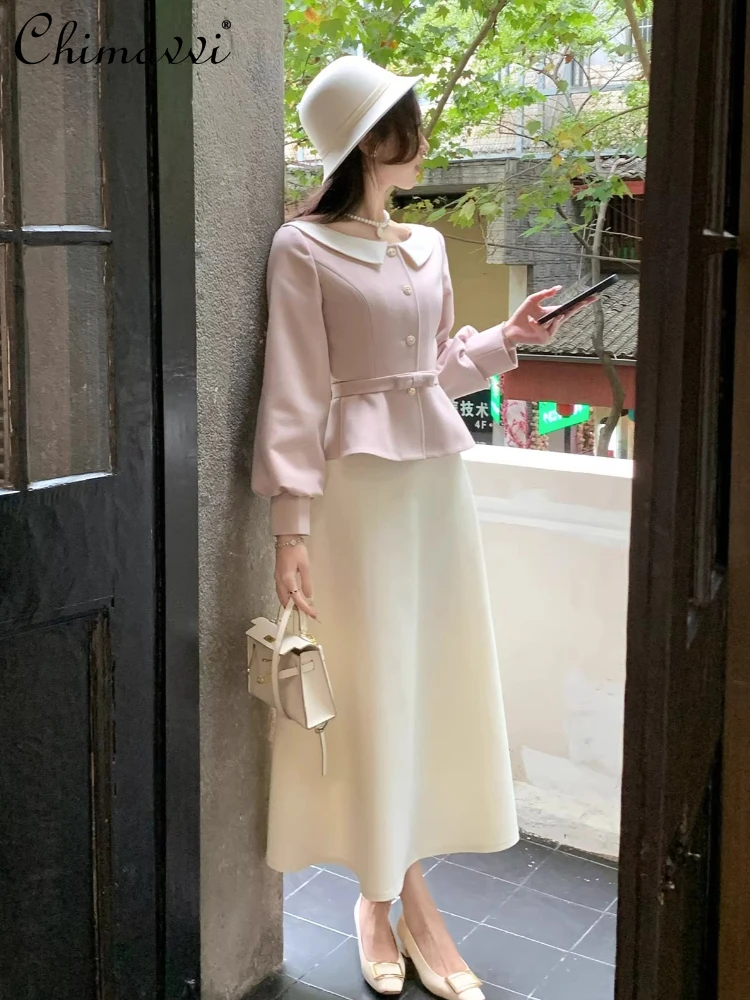 Французская элегантная светская львица розовая шерстяная короткая куртка пальто с высокой талией тонкая трапециевидная белая длинная юбка комплект для женщин весна
Французская элегантная светская львица розовая шерстяная короткая куртка пальто с высокой талией тонкая трапециевидная белая длинная юбка комплект для женщин весна