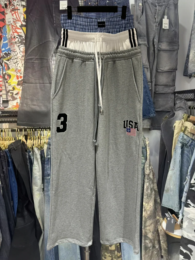 Retro American Stitched Bae Patchwork Wide Leg Straight Loose Sport Sweatpants Dstring Casual Trousers for Men And Couples
Retro American Stitched Bae Patchwork Wide Leg Straight Loose Sport Sweatpants Dstring Casual Trousers for Men And Couples